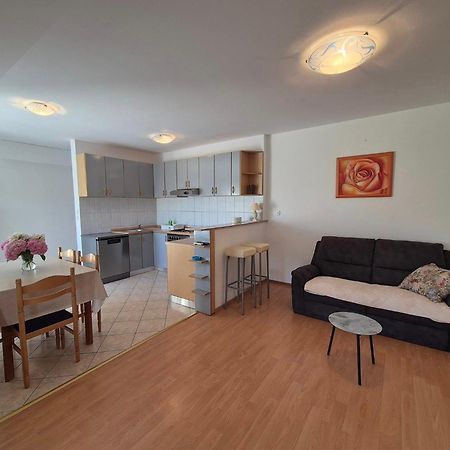 Apartments Velinka Mundanije Eksteriør bilde