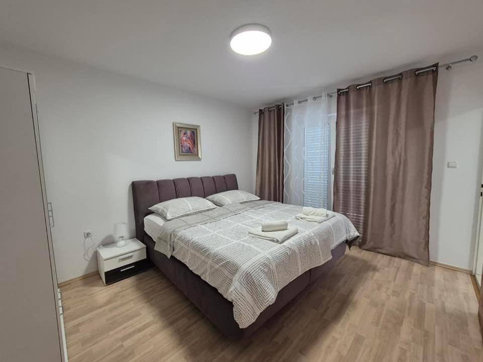 Apartments Velinka Mundanije Eksteriør bilde